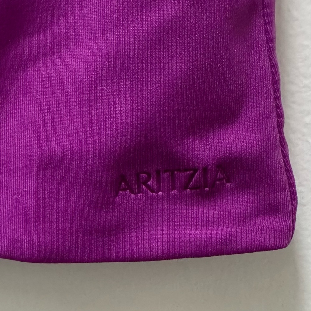 Aritzia Contour Crew T-Shirt Ube Purple Double Lined Tee Nylon - Picture 3 of 4